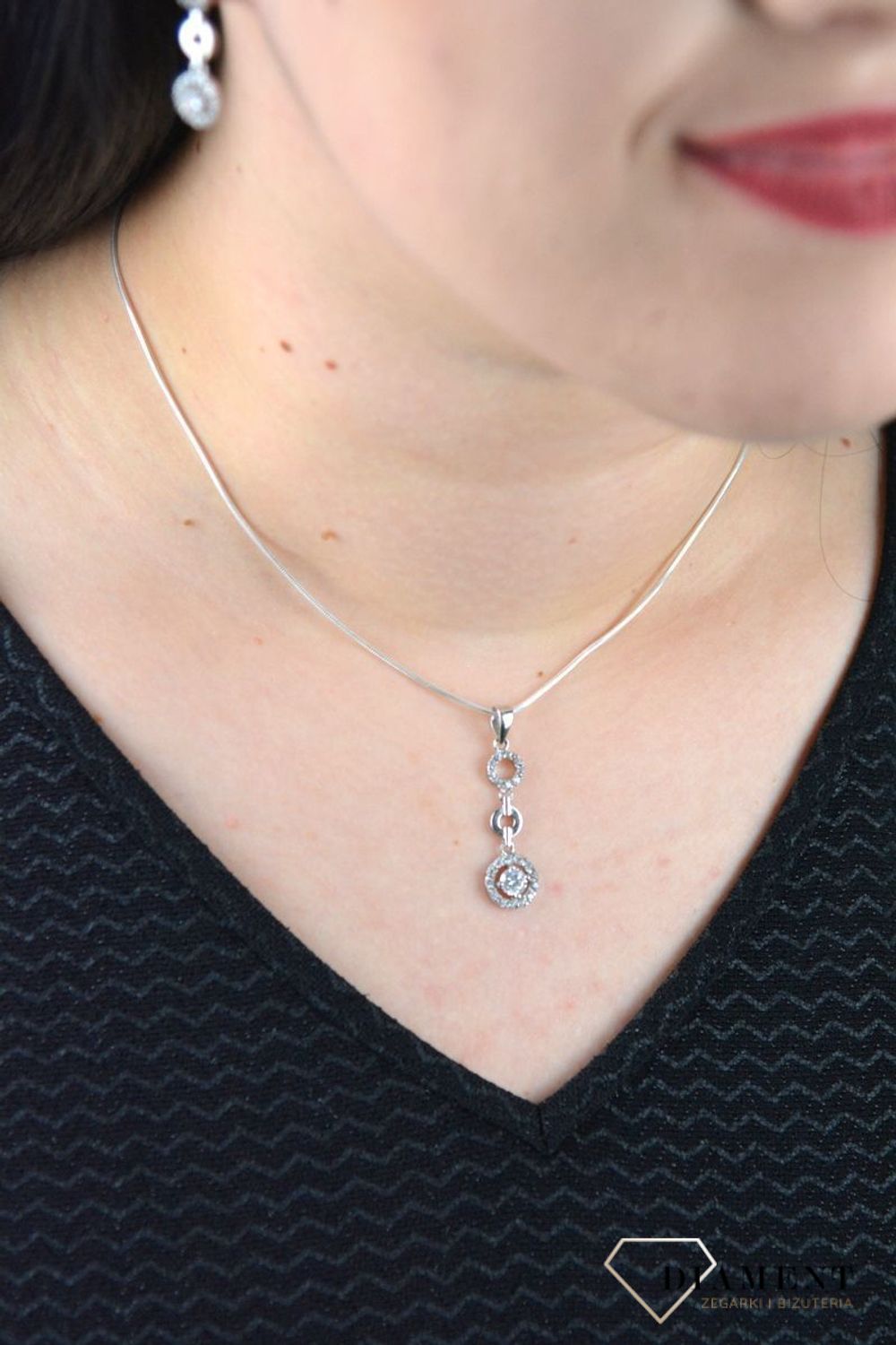 Srebrna zawieszka Apart z trzema kółkami ZAWIESZKA APART 01.jpg